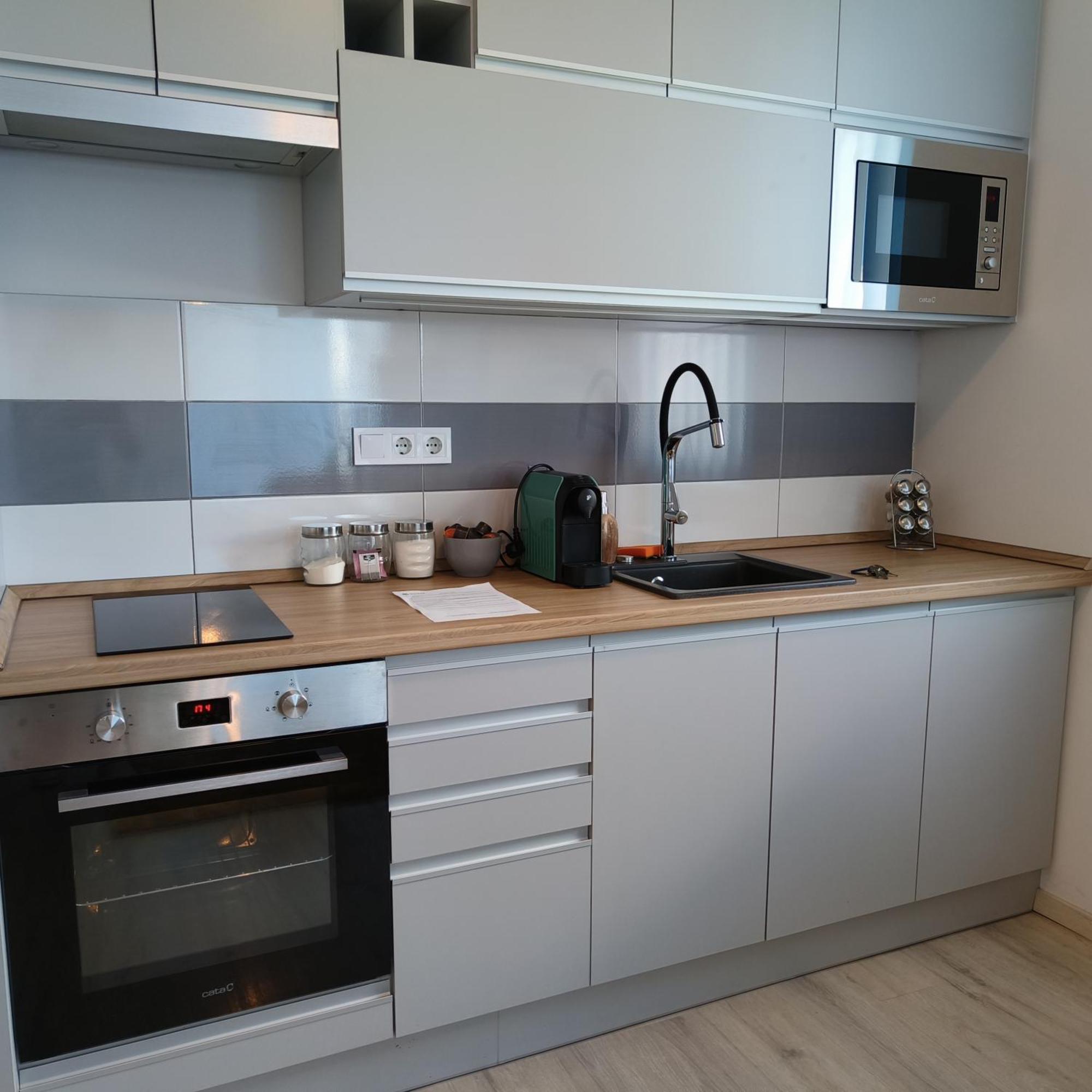 Pe-Ki Lux Apartman セーケシュフェヘールヴァール エクステリア 写真